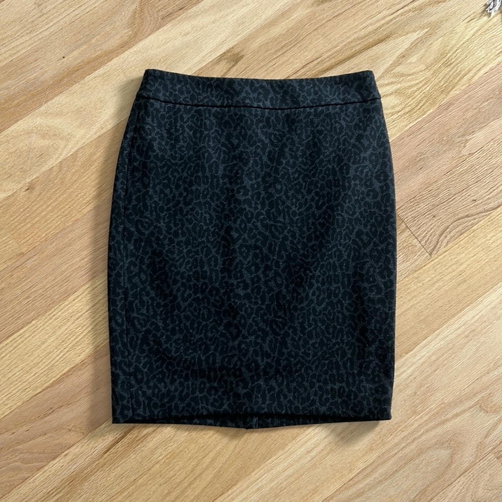 Loft Pencil Skirt Leopard Print Size 00P